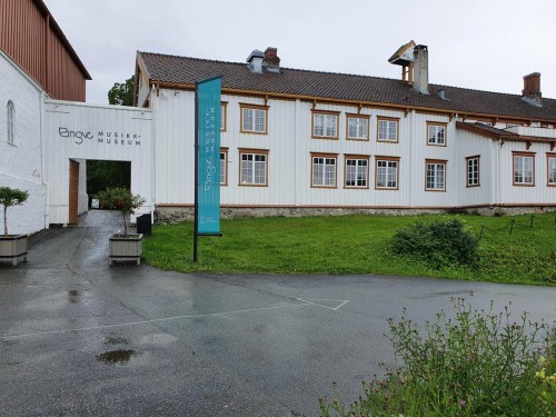 Klik på billedet for at se det i større format