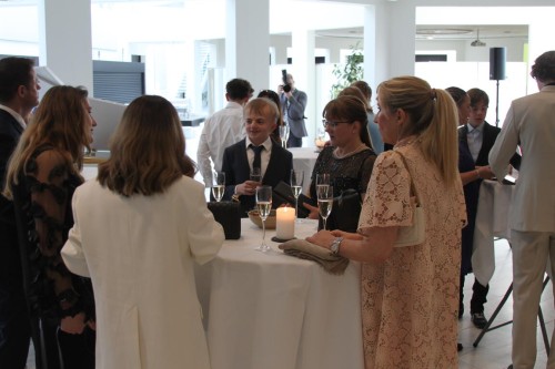 Klik på billedet for at se det i større format